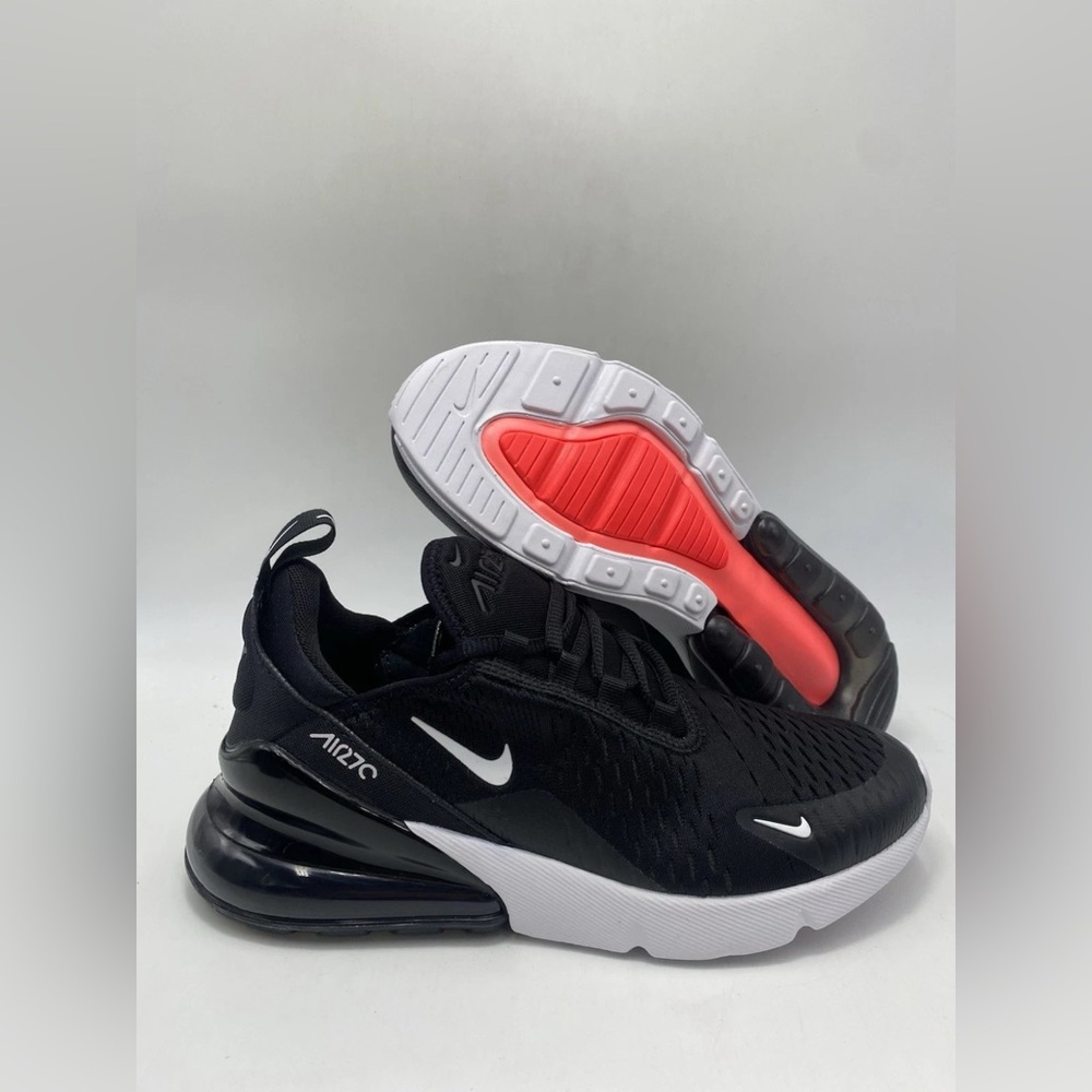 Nike Air Max 270 Black and White Size 7Y Pre-owned Excellent Condition